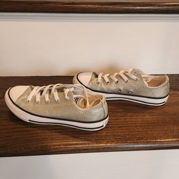 EUC Converse All Star Girls Low Top Sneakers - Silver Sparkle/Glittery - Size 2 - Picture 6 of 8